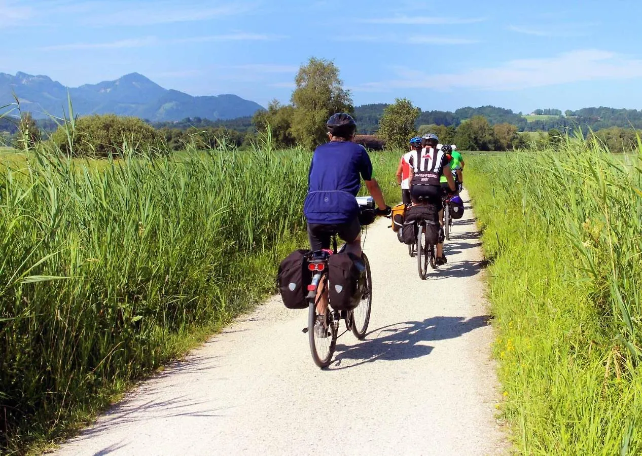 Apartment Lieblingseck Nachhaltige 5-Sterne Ferienwohnung Direkt Am Chiemsee Gstadt am Chiemsee