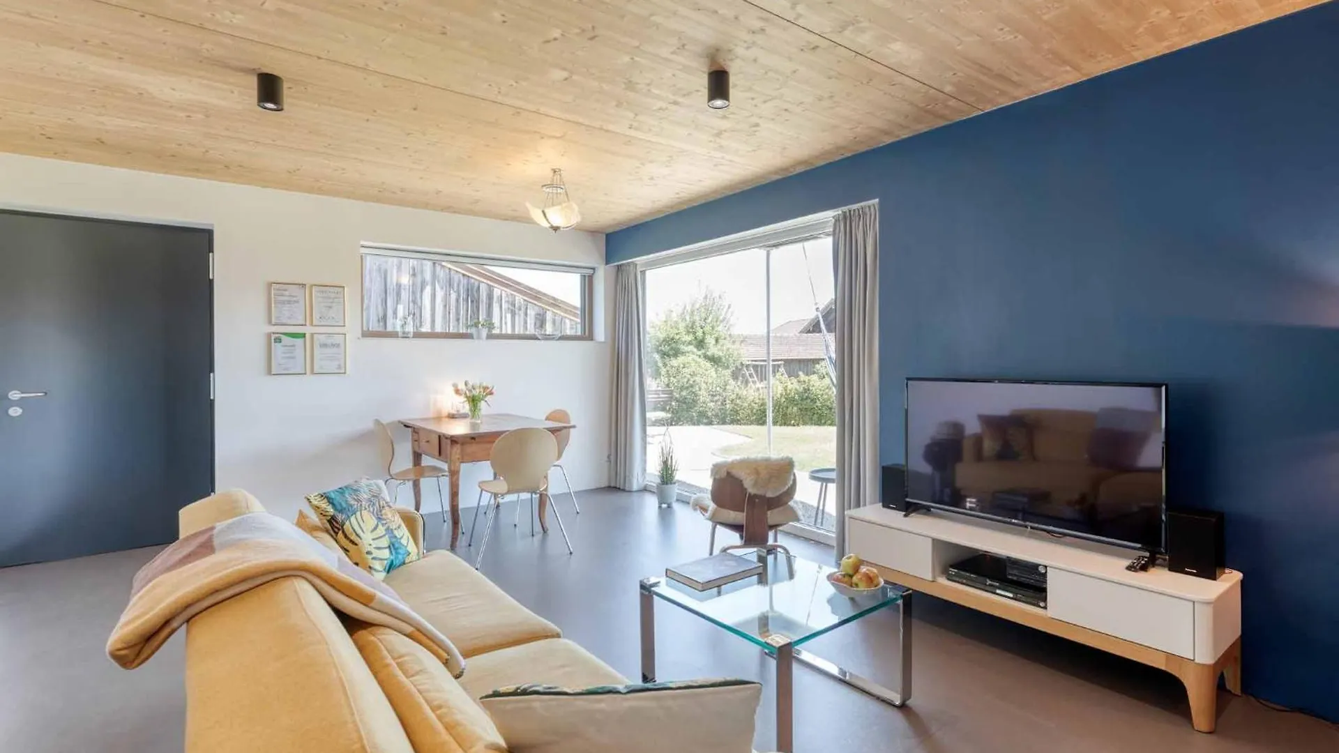 Apartment Lieblingseck Nachhaltige 5 Sterne Ferienwohnung Direkt Am Chiemsee Gstadt am Chiemsee